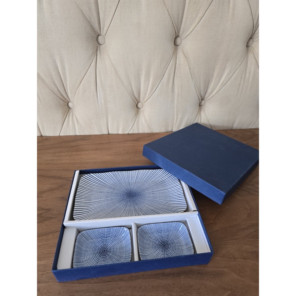 Japanese Blue & White Porcelain Sushi Plate Set – 4 Piece Boxed Set